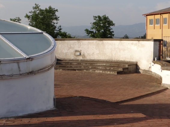Rooftop seating at the Istituto Tecnico C Cattaneo (High School), San Miniato.